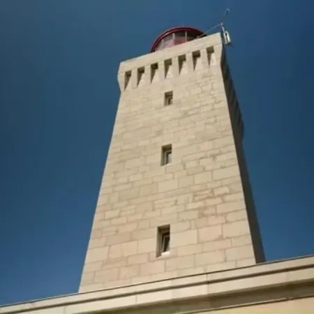 Vue Et Remparts. Entre Vieille Et Plages Αντίμπ